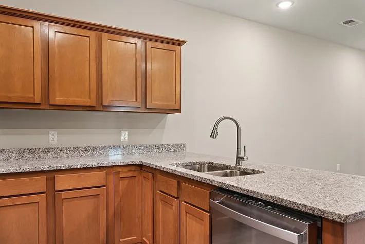Adelyn Apartments — Photo 13