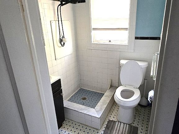 5th image of 2507 Beach Blvd S #4