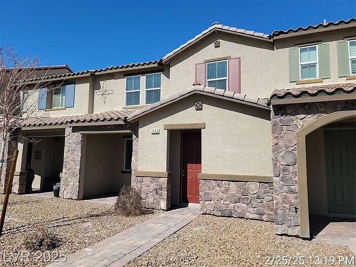 3 bed, 2.5 bath, 1412 sqft, $1,937 — Photo 2
