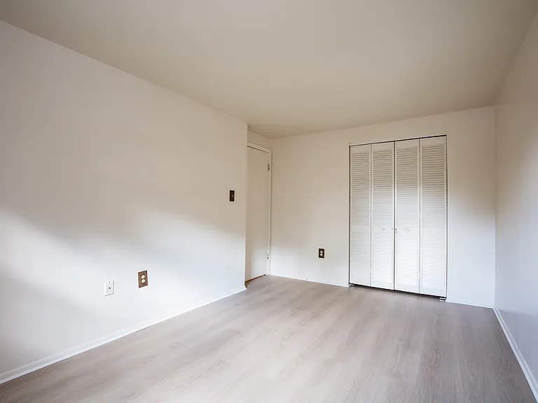 1026 Fox Run — Photo 35