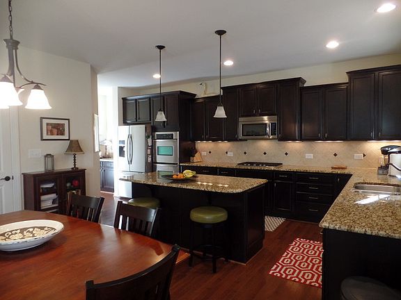 3rd image of 549 E Hatterleigh Ave