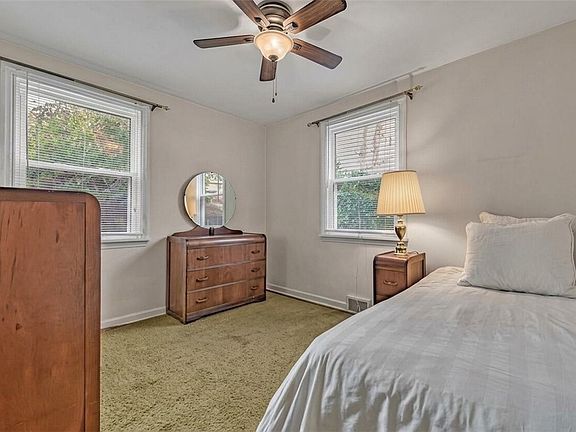 4th image of 110 Sunset Dr