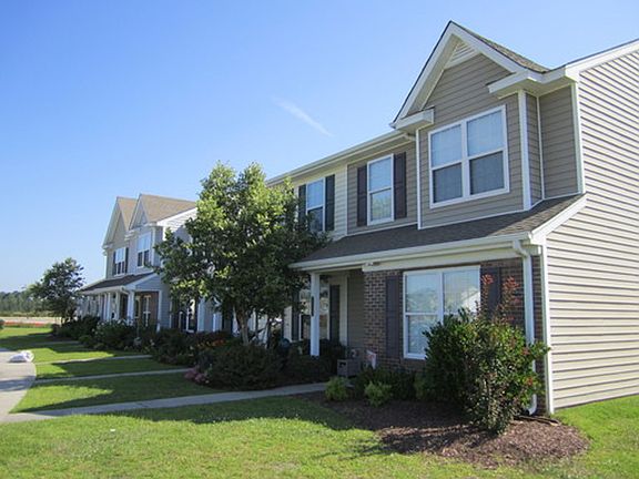 2nd image of 3000 Cedar Creek Ln #1