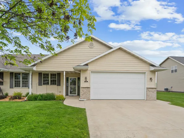 536 Coonen Dr, Combined Locks, WI 54113