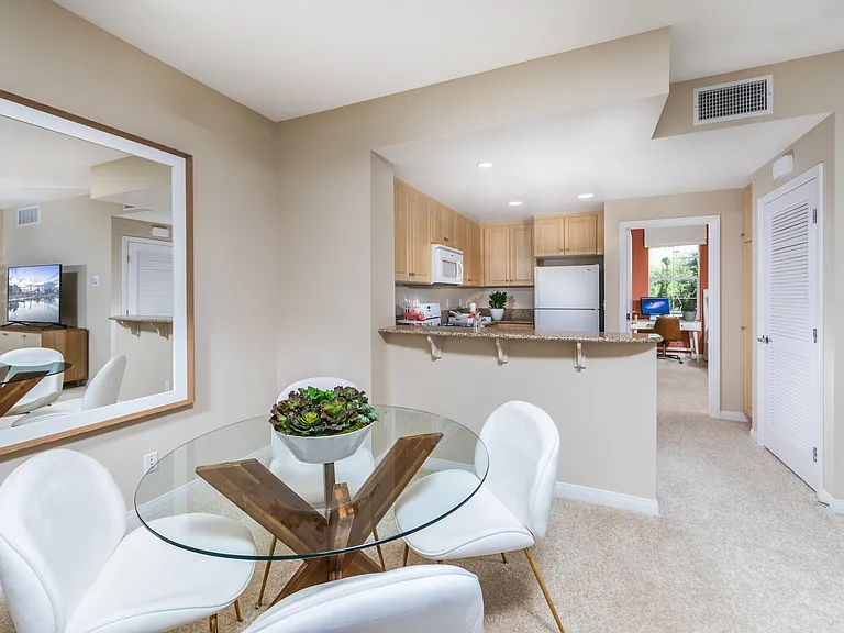 Esperanza Apartment Homes — Photo 13