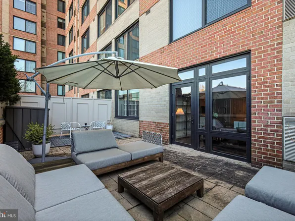 2451 Midtown Ave APT 723, Alexandria, VA 22303