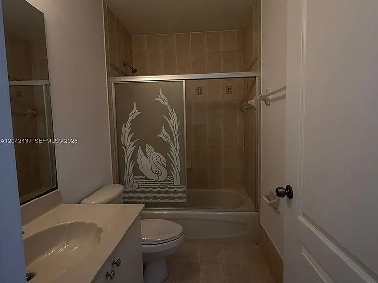 17640 NW 73rd Ave #200-19 — Photo 3