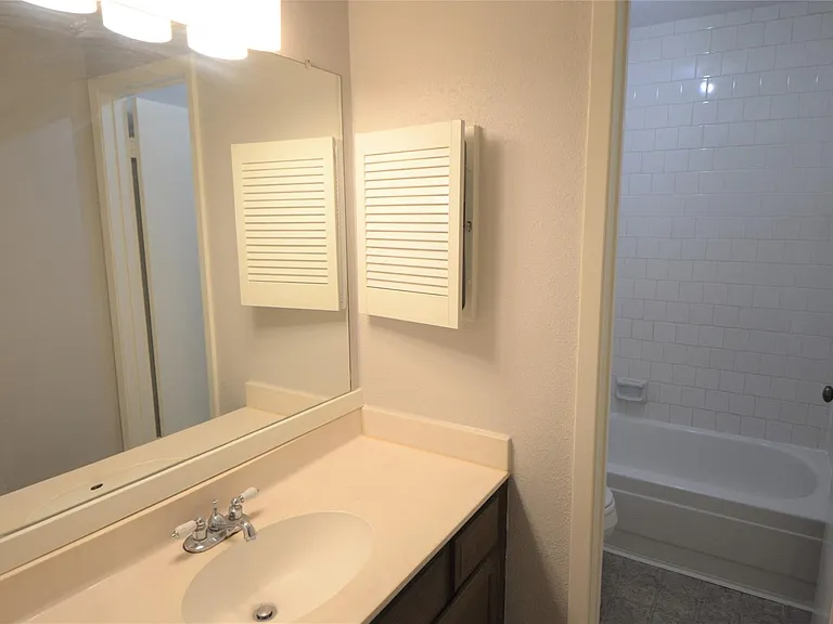 24006 Merry Oaks Dr — Photo 13