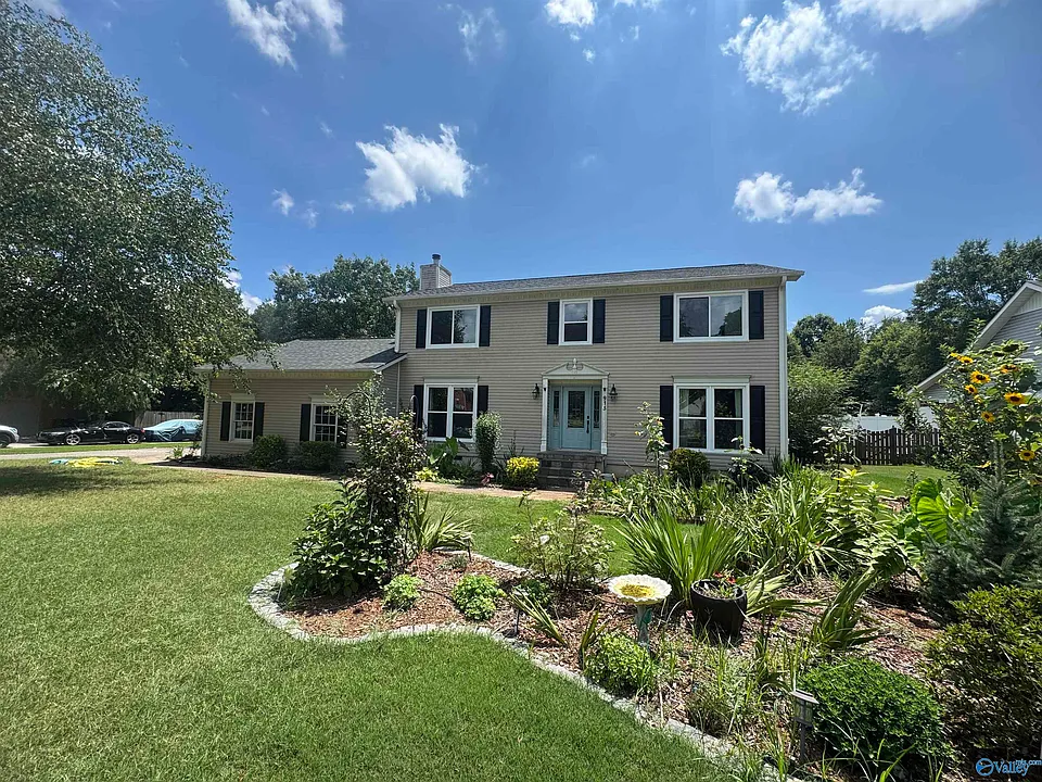 915 Highland Dr