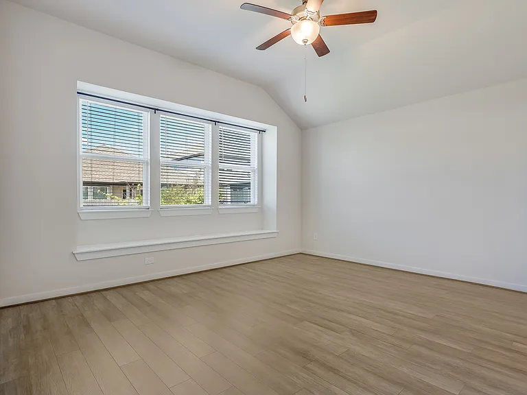 4326 Frankfurt Ln — Photo 23