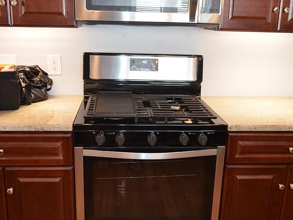 Stainless Stove/Microwave