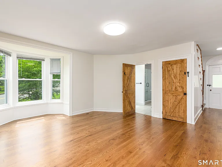 560 Manchester Rd — Photo 11