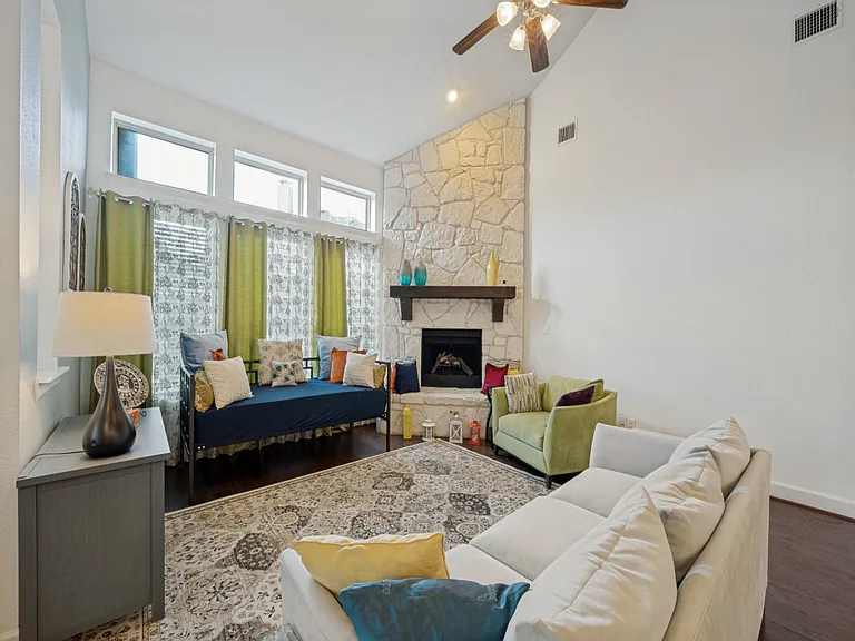 415 Dry Canyon Dr — Photo 8