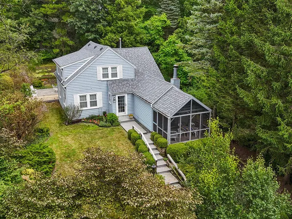 35 E Stillwater Ave, Beverly Shores, IN 46301
