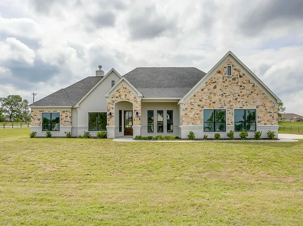1001 Magnolia Ct, Springtown, TX 76082