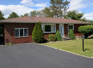 14 Earl Lynn Ct, Cohoes, NY 12047