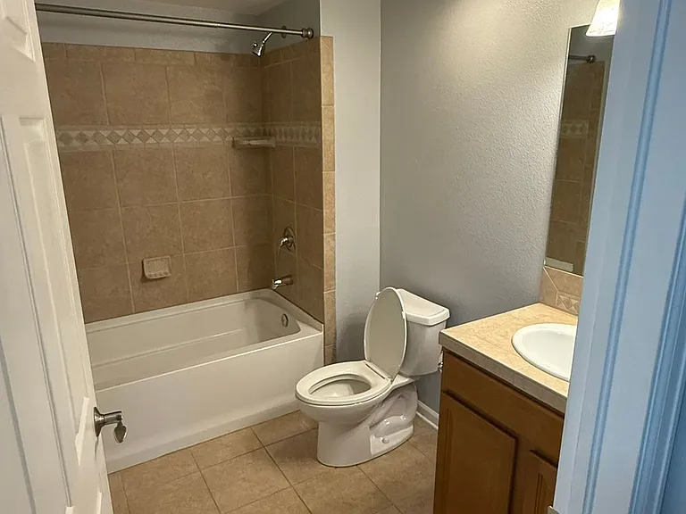 1212 Walnut Ave #4 — Photo 9