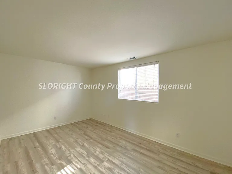 1654 Belmont Ct — Photo 18