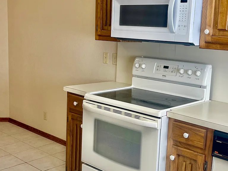 3209 N Marseille Ln — Photo 8