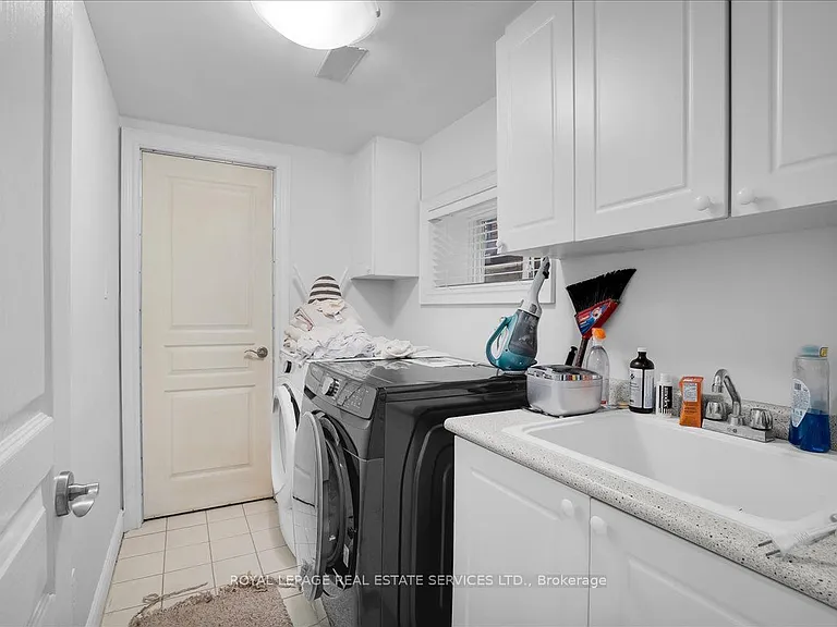 85 Bedford Park Ave — Photo 32