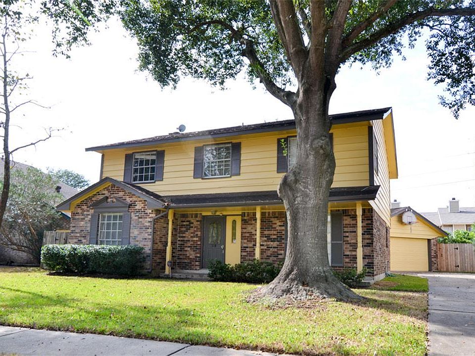 1st image of 1010 Park Knoll Ln