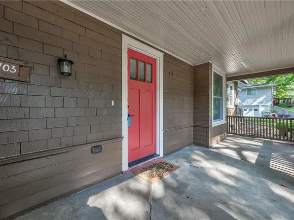703 N 12th St, Leavenworth, KS 66048