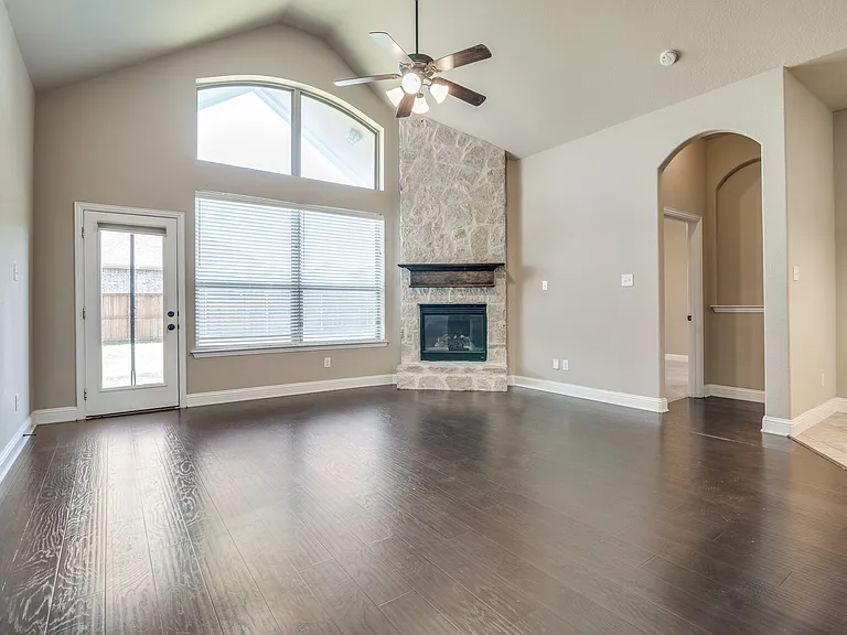 1631 Veneto Dr — Photo 3