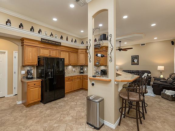 4th image of 110 Renfro Dr