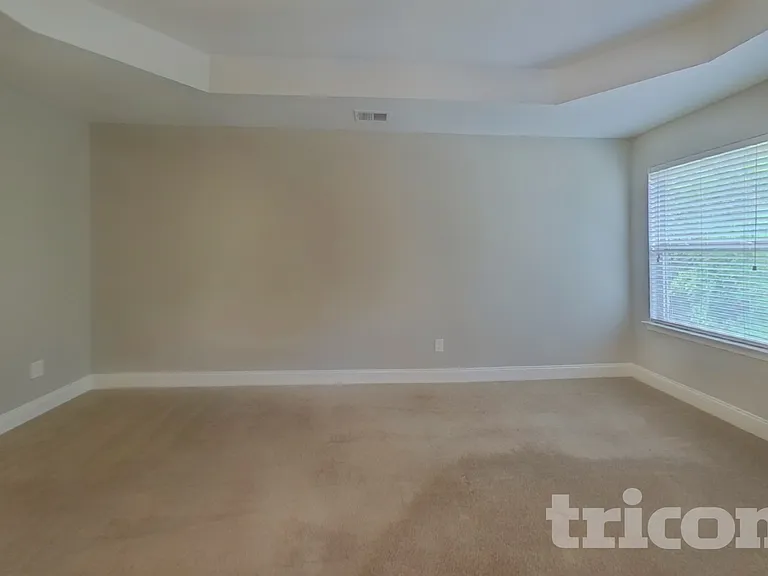 2102 Farmdale Ct — Photo 8