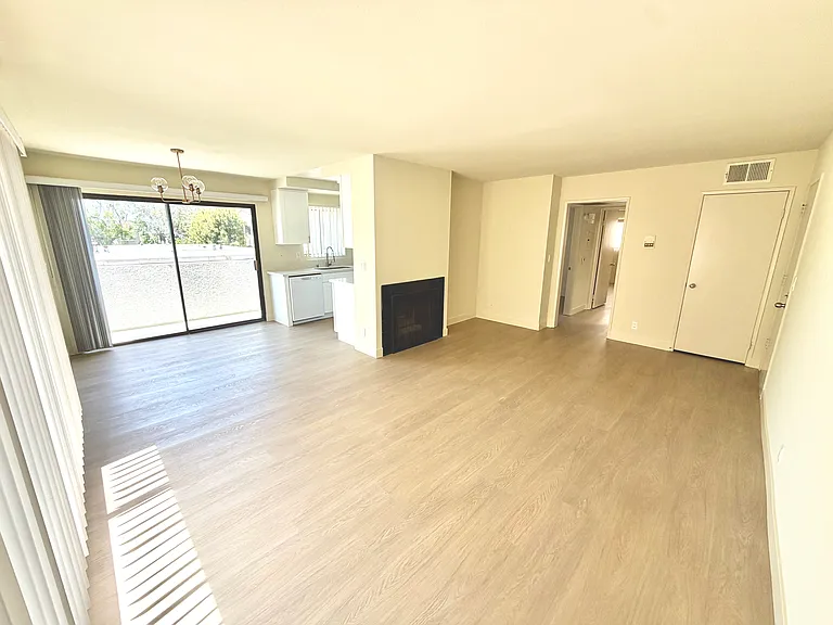 1749 Federal Ave #9 — Photo 10
