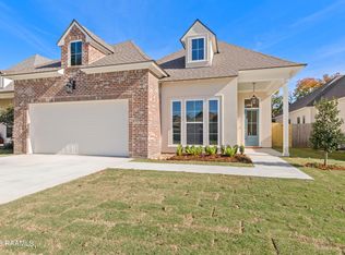 113 Channel Dr, Broussard, LA 70518