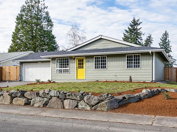 2nd image of 2211 25th Ave SE