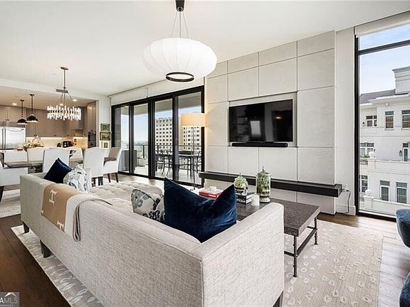 4th image of 2520 Peachtree Rd #1203