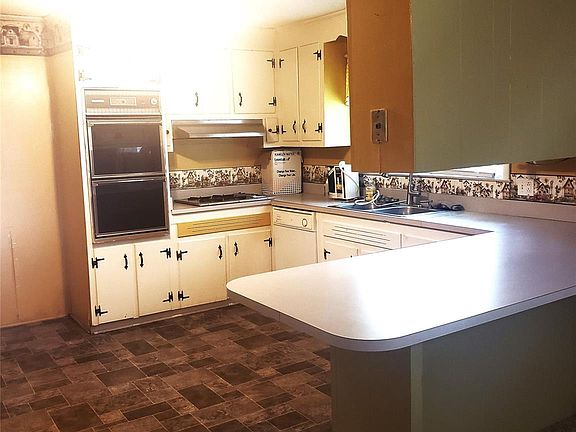 5th image of 1628 Cecelia Dr