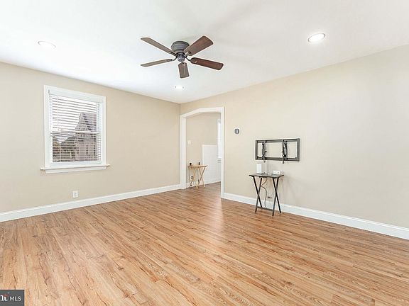 4th image of 54 Fairview Ave