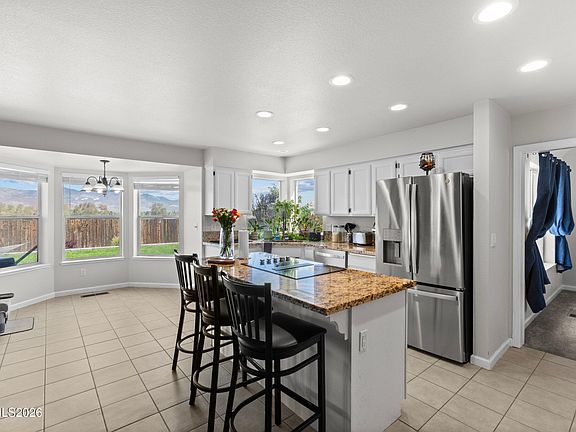 5th image of 102 Pebble Dr
