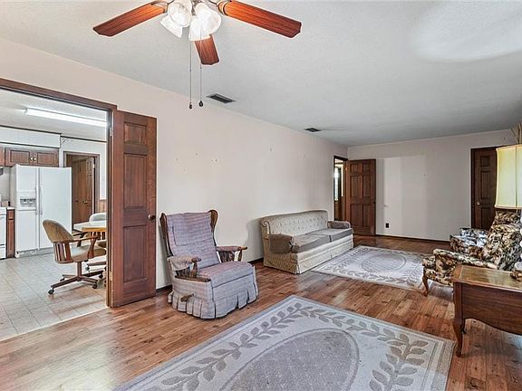 4th image of 5133 Santos Dr W