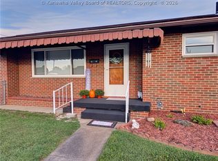 1415 14th St, Nitro, WV 25143