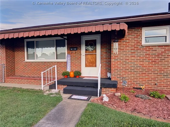 1415 14th St, Nitro, WV 25143