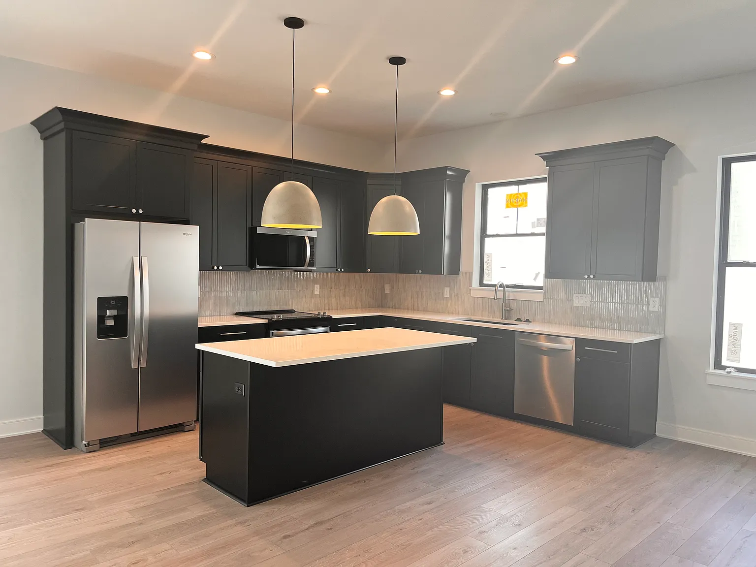 3 bed, 2.5 bath, 2300 sqft, $3,800 — Photo 4