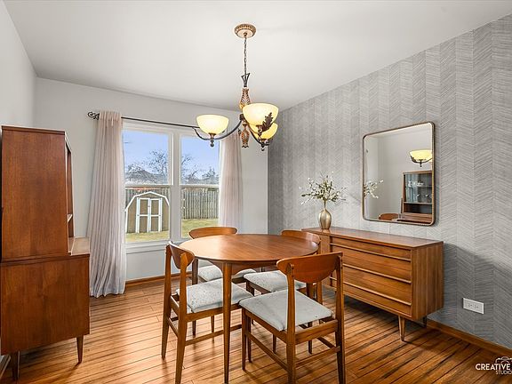 5th image of 724 Small Ct