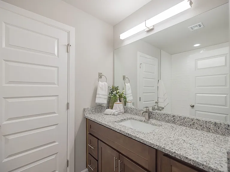 Oak Hill Townhomes: Now Offering First Month FREE! — Photo 42