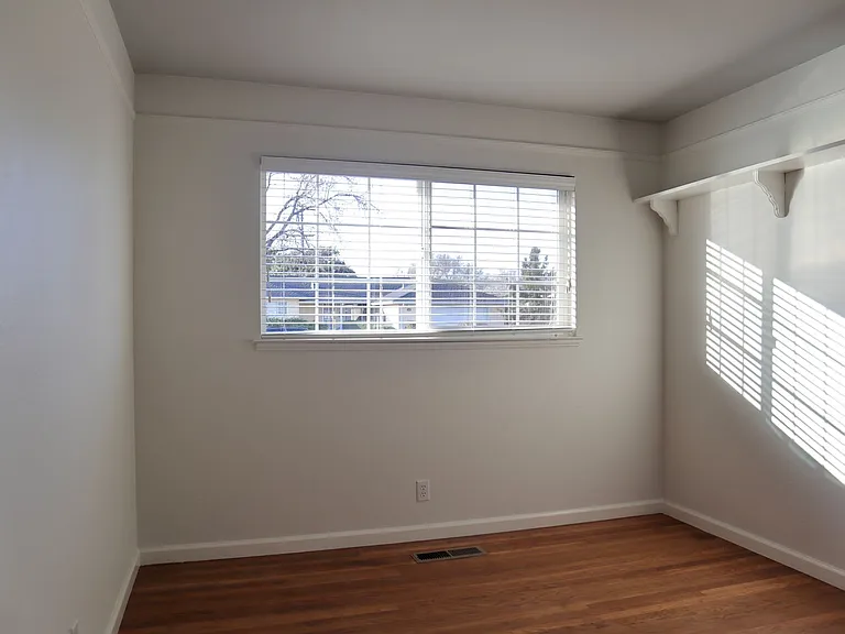 5138 Eggers Dr — Photo 8