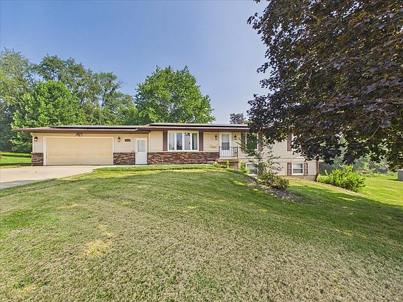 2nd image of 1114 W Lynwood Ct