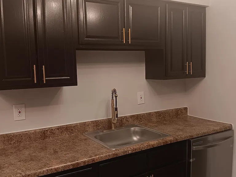 River Edge Apartments — Photo 24