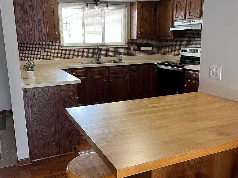 5500 Edgar Rd — Photo 5