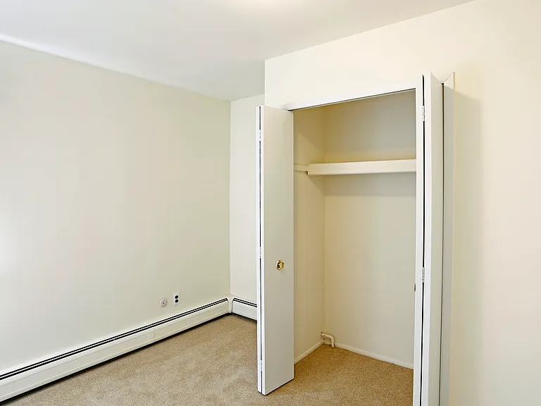 River Bend Apartments — Photo 12