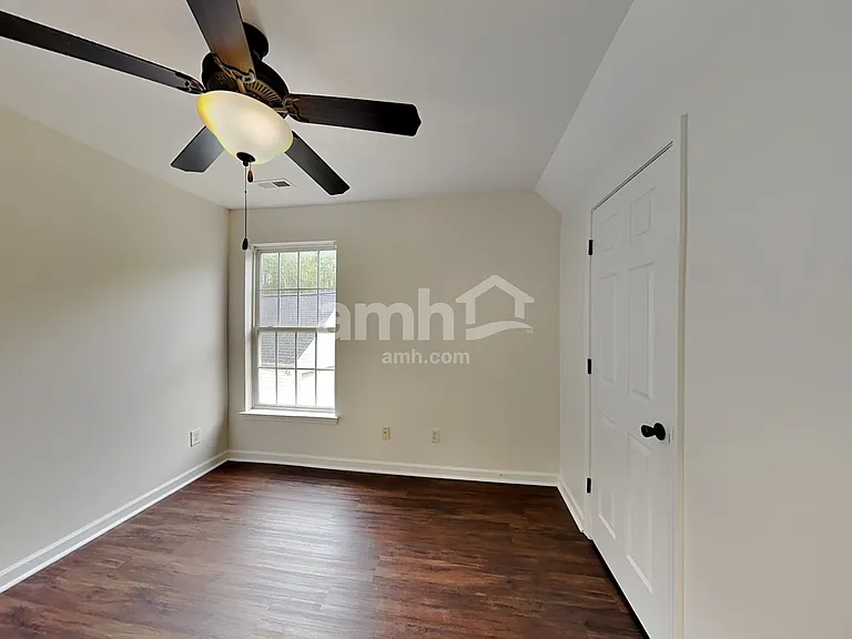 1421 Juniper Hills Ln — Photo 14