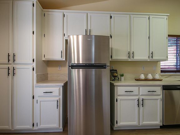 2nd image of 2052 Beatty Way