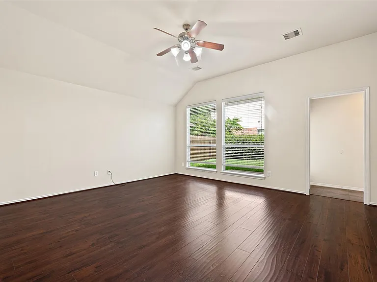 2822 Lakecrest Forest Dr — Photo 9